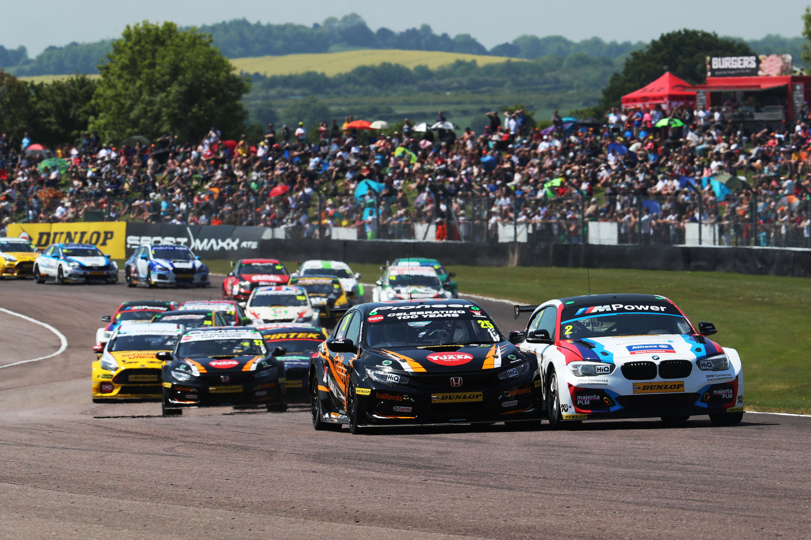 2018 BTCC LEVORG start1